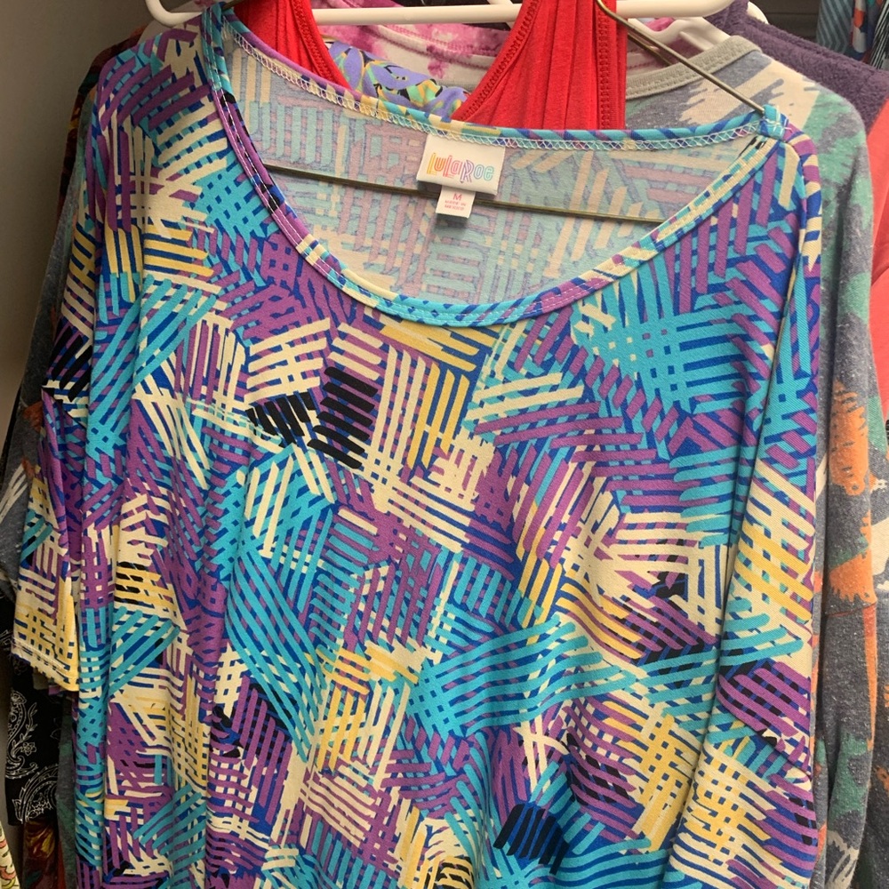 Lularoe tops - Picture 3 of 8
